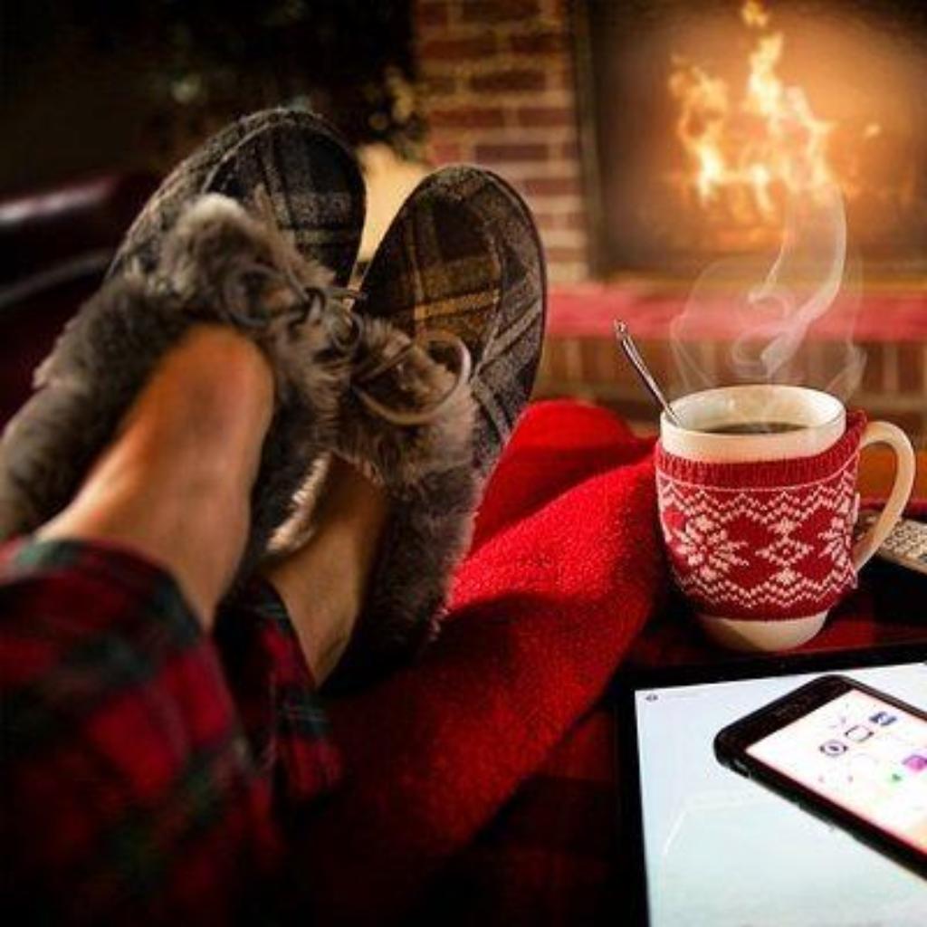 christmas-wallpaper-1979674_pixabay.jpg